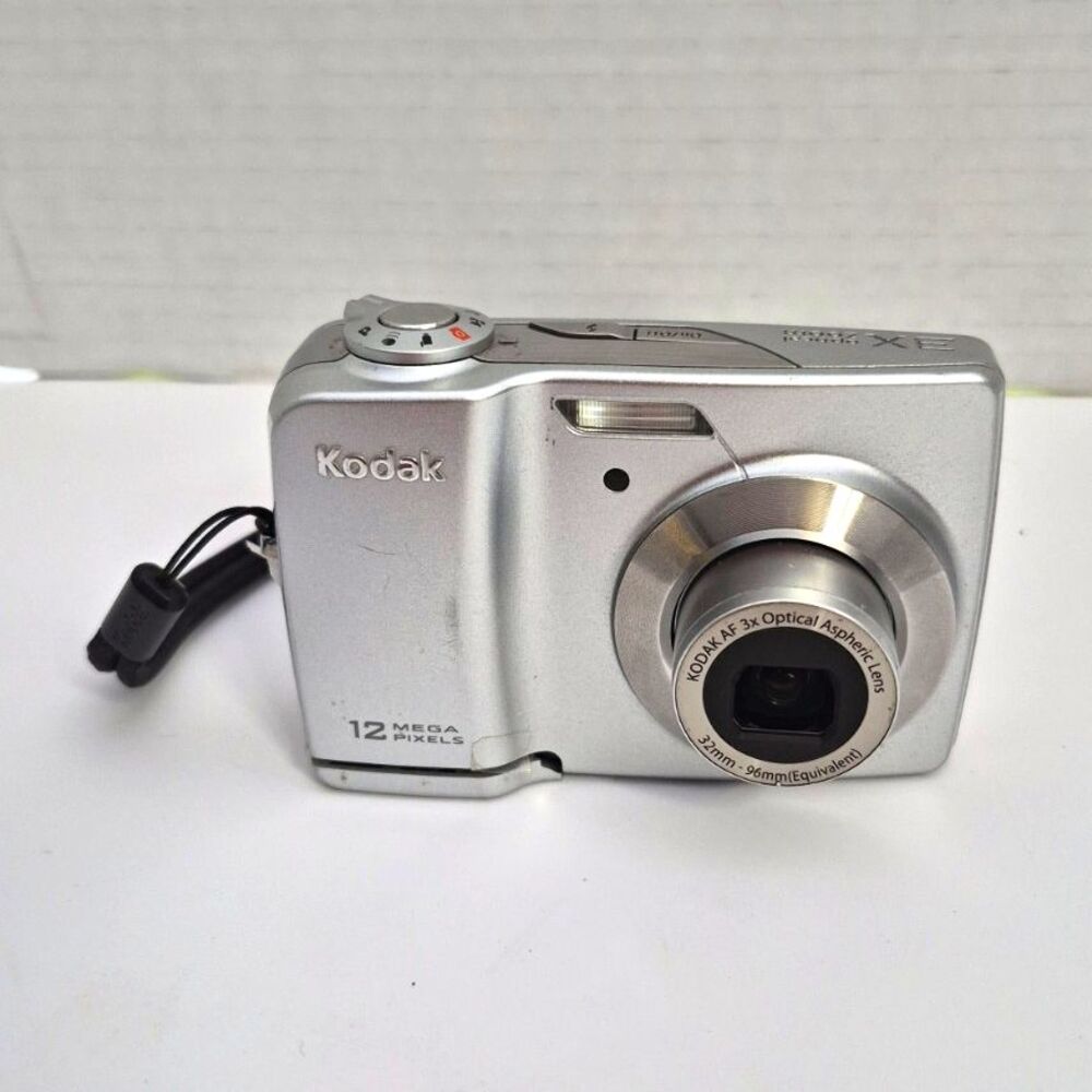 Kodak EasyShare C182 Compact Digital Camera 12MP 3x 2.4in USB Silver IS